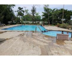 Doctor's Resort. Swimming pool.